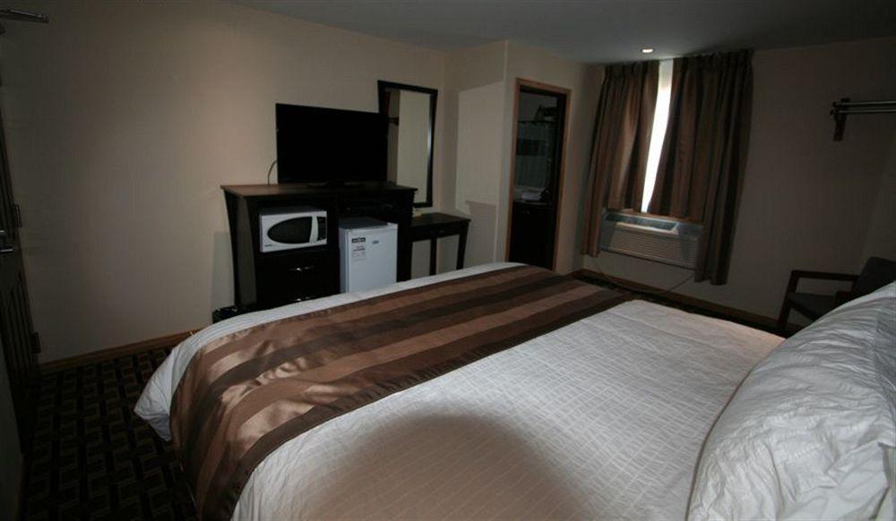 Masterson'S Motel Greater Napanee Exteriér fotografie